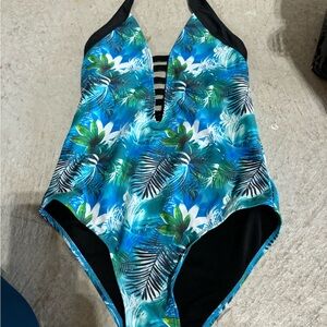 One piece bathing suit. NWOT. Size small